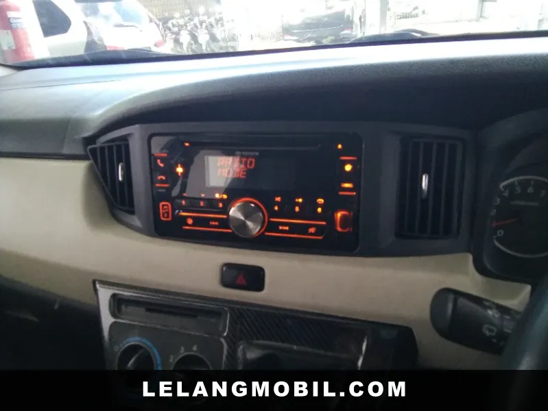 DAIHATSU SIGRA - View 9