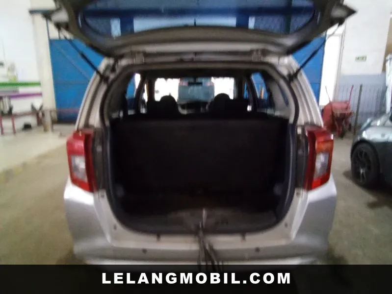 DAIHATSU SIGRA - View 9