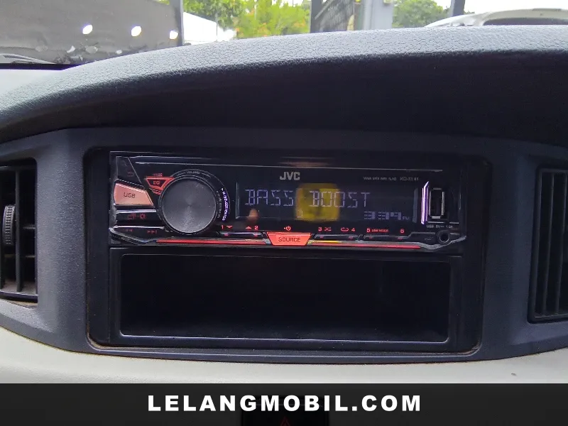 DAIHATSU SIGRA - View 9