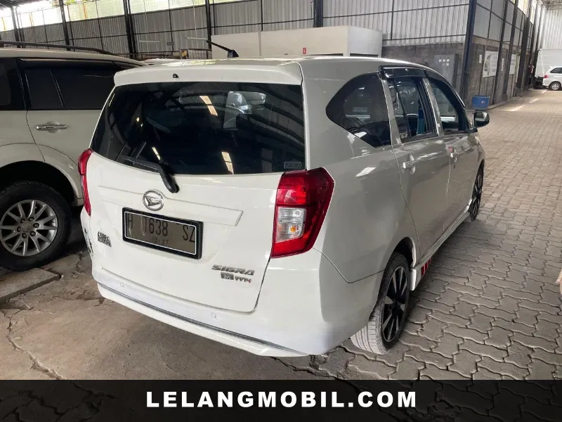 DAIHATSU SIGRA - View 3