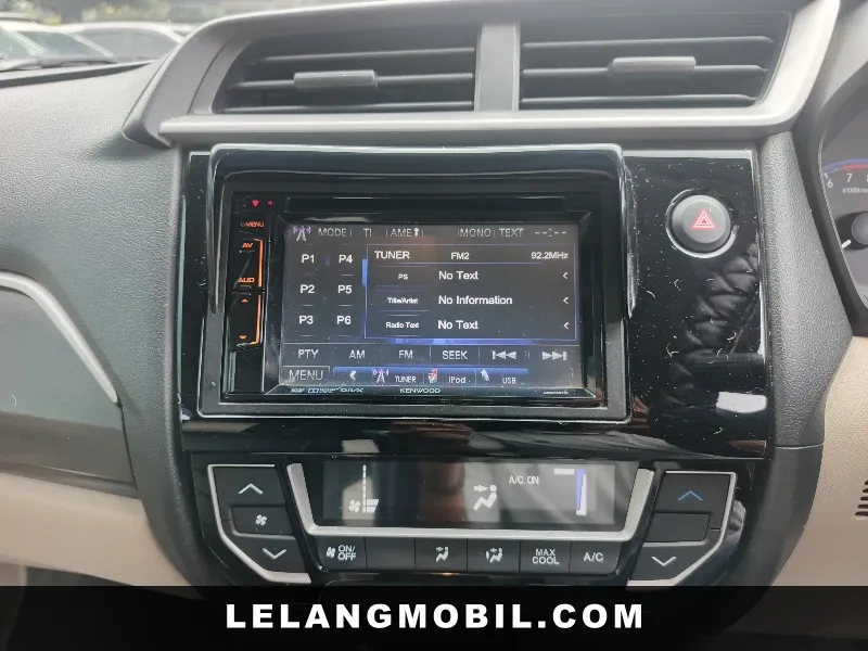 HONDA MOBILIO - View 10