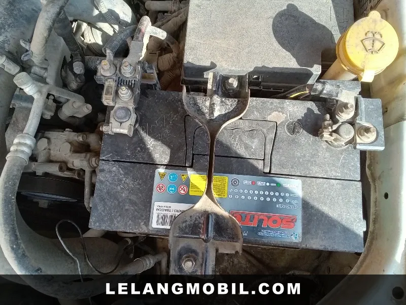 ISUZU MU X - View 13