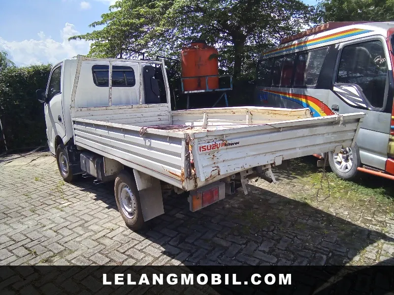 ISUZU TRAGA - View 4