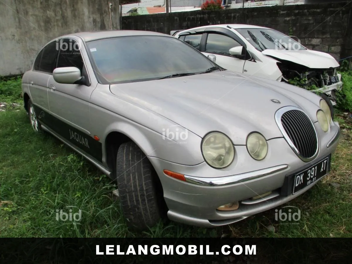JAGUAR S - View 2