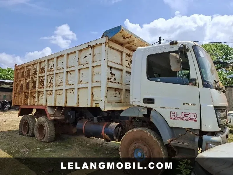 MERCEDES BENZ AXOR - View 2