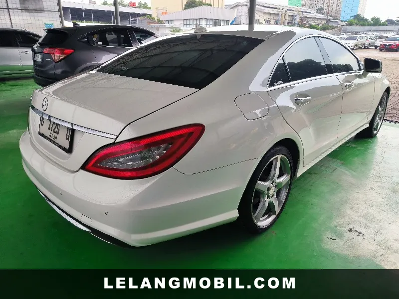 MERCEDES BENZ CLS CLASS - View 3