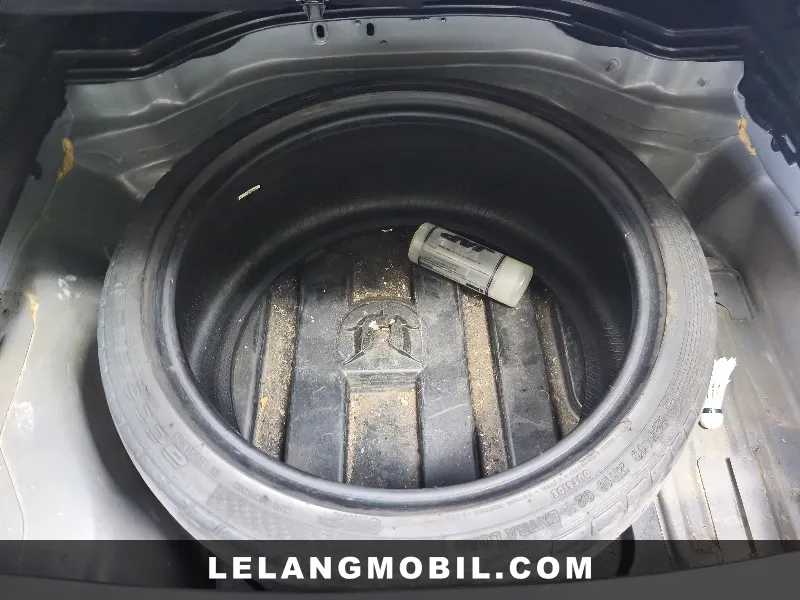 MERCEDES BENZ E CLASS - View 10