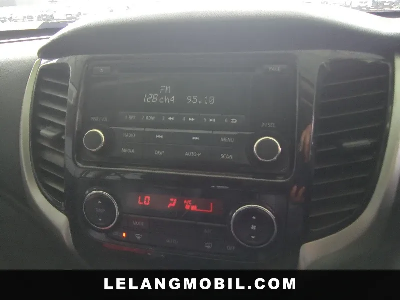 MITSUBISHI PAJEROSPORT - View 9