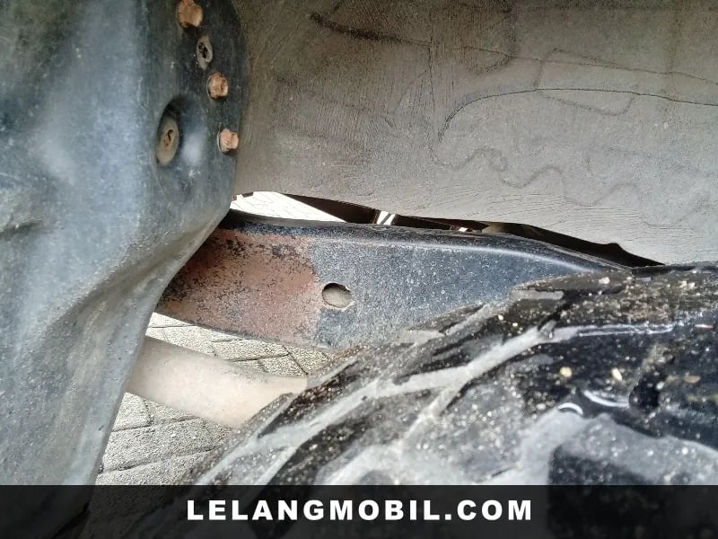 MITSUBISHI PAJEROSPORT - View 13