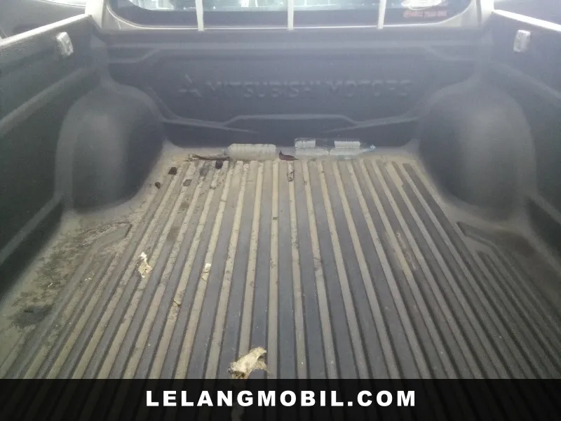 MITSUBISHI TRITON - View 12