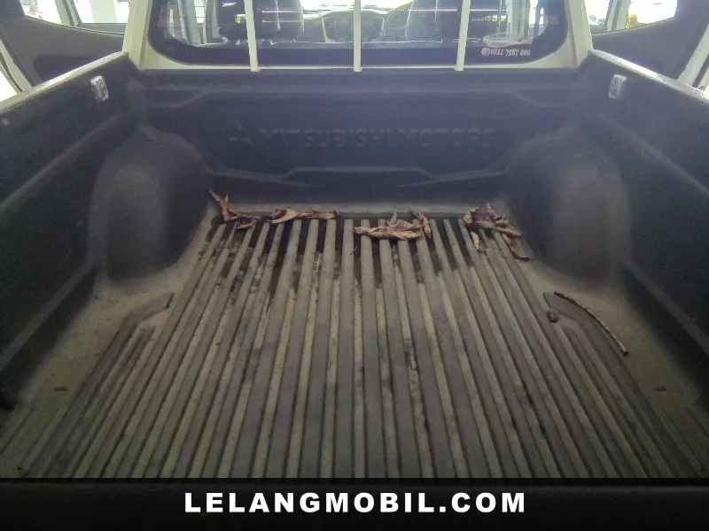 MITSUBISHI TRITON - View 12