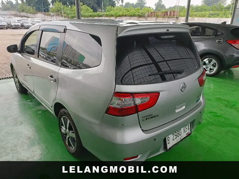 NISSAN GRANDLIVINA - View 4