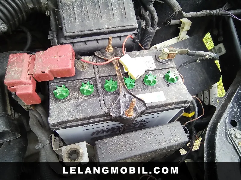 NISSAN GRANDLIVINA - View 14