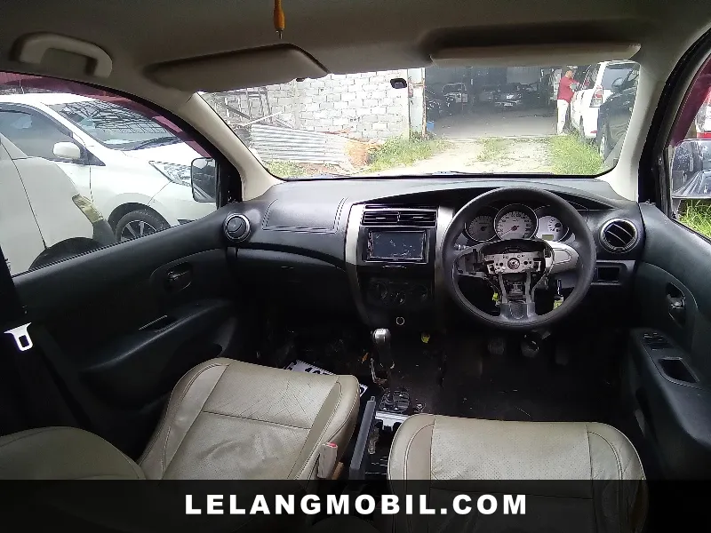 NISSAN GRANDLIVINA - View 5