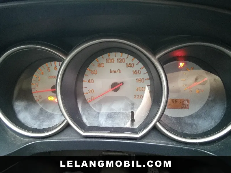 NISSAN GRANDLIVINA - View 7