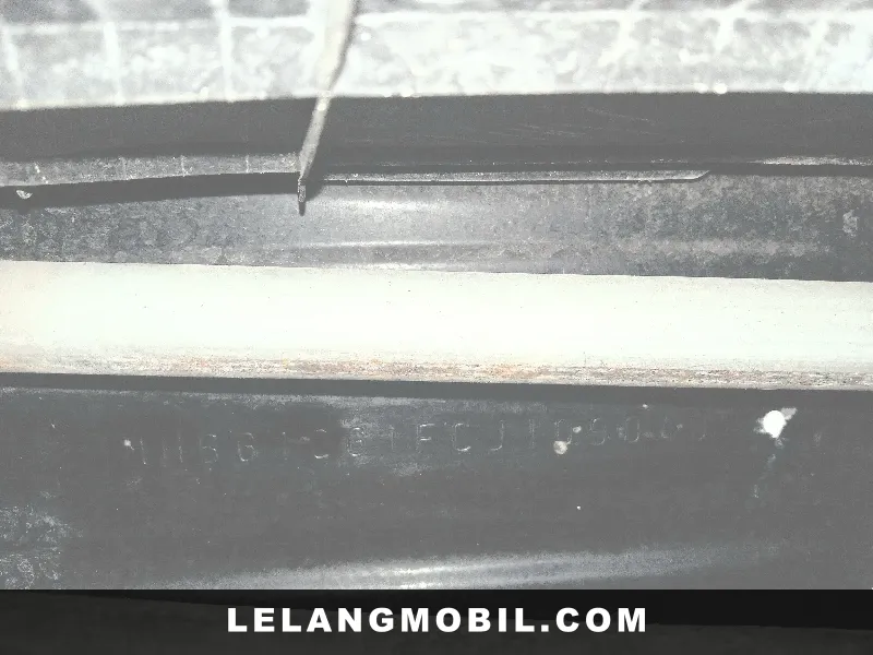 NISSAN GRANDLIVINA - View 9