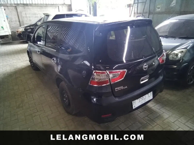 NISSAN GRANDLIVINA - View 4