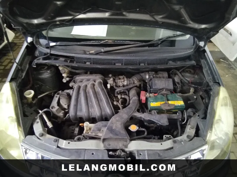 NISSAN LIVINA - View 6