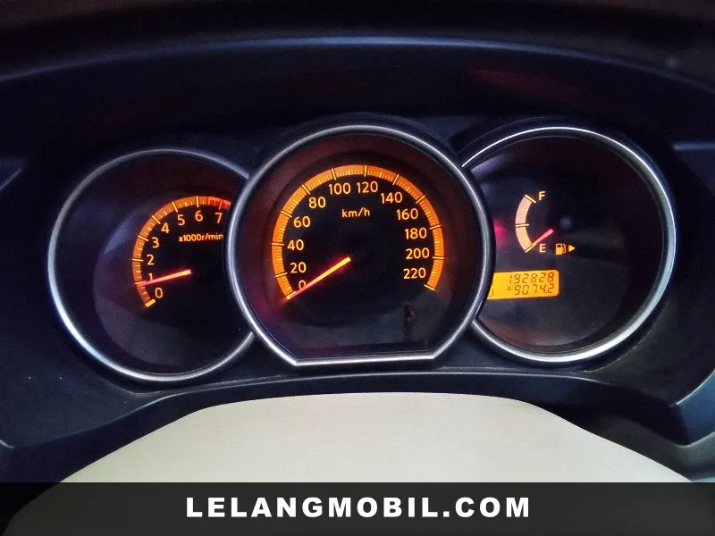 NISSAN LIVINA - View 7