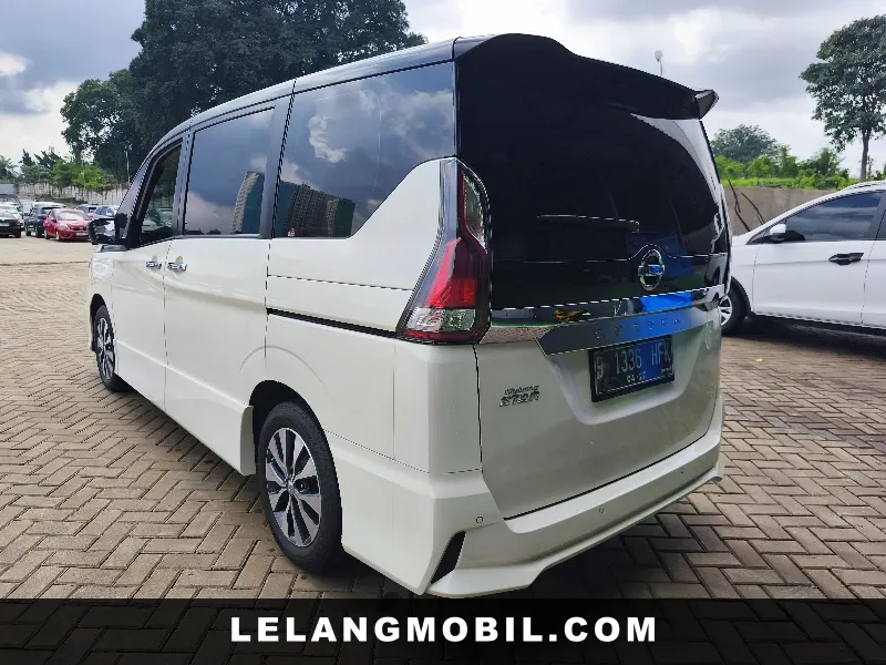 NISSAN SERENA - View 4