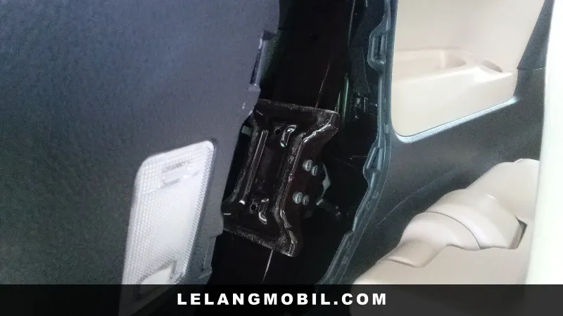 TOYOTA ALPHARD - View 13