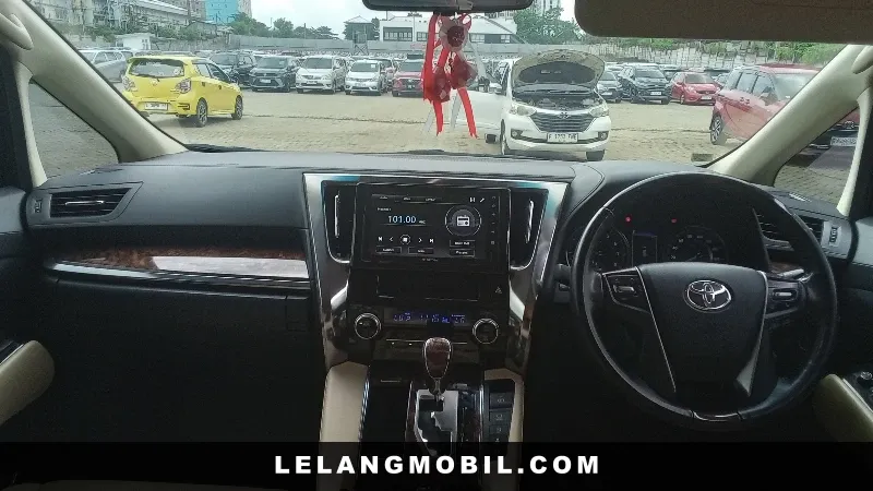 TOYOTA ALPHARD - View 5