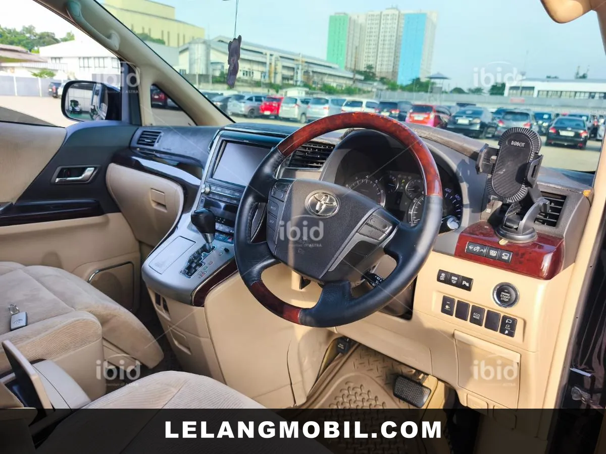 TOYOTA ALPHARD - View 5