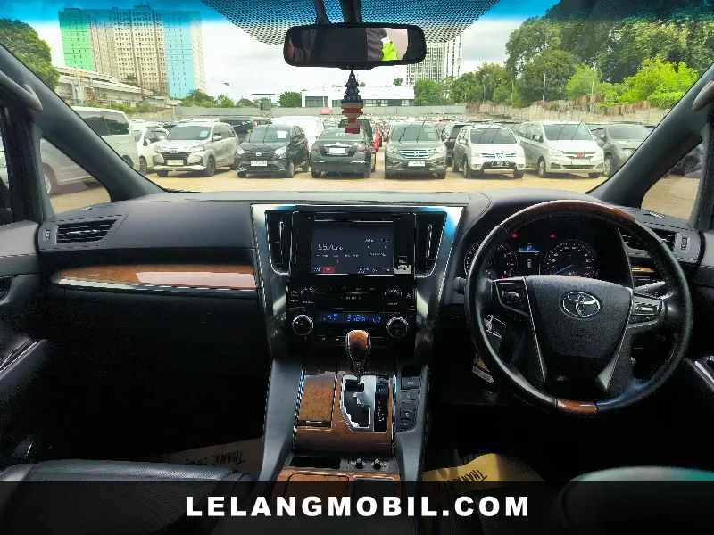 TOYOTA ALPHARD - View 5