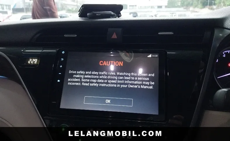 TOYOTA CAMRY - View 9