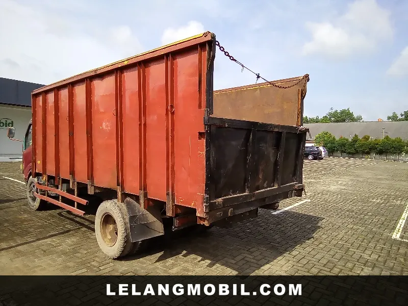 TOYOTA DYNA - View 4