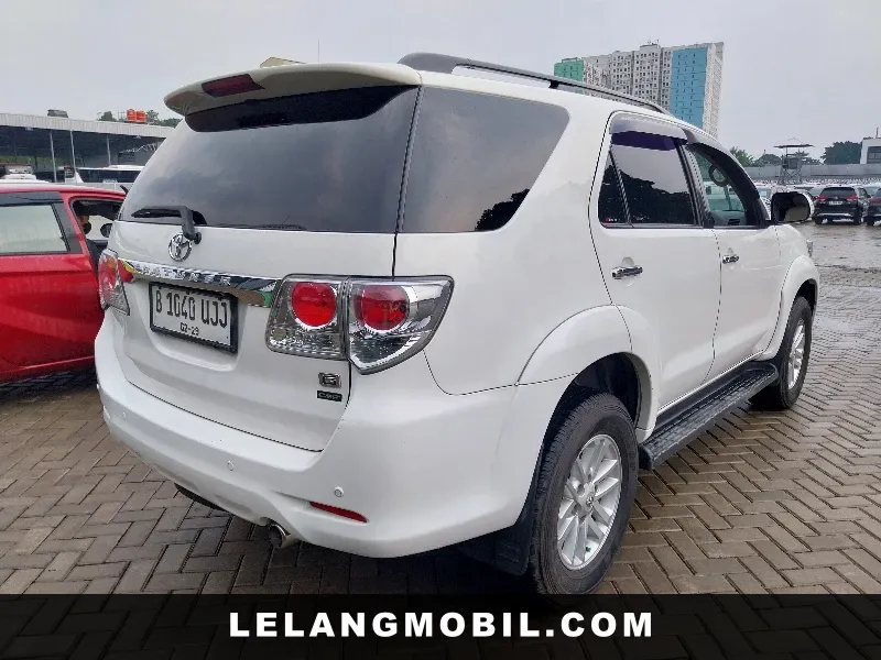 TOYOTA FORTUNER - View 3