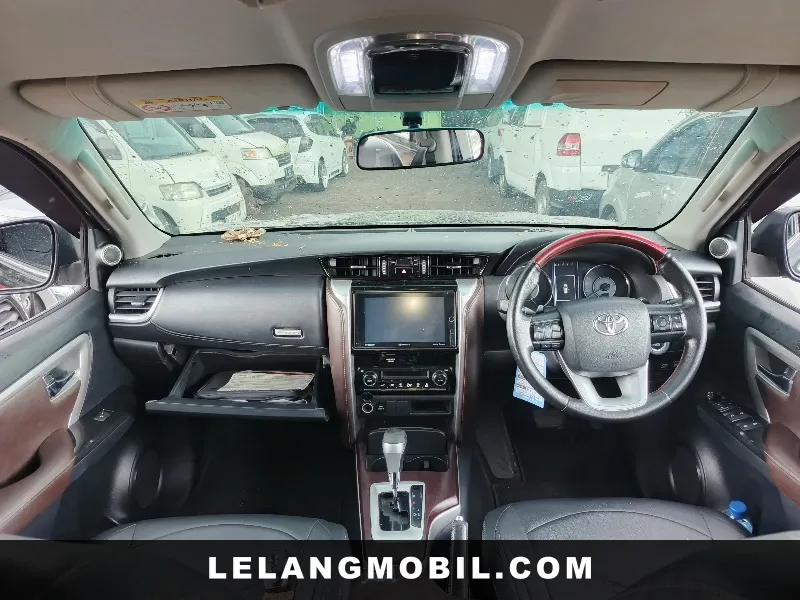 TOYOTA FORTUNER - View 5