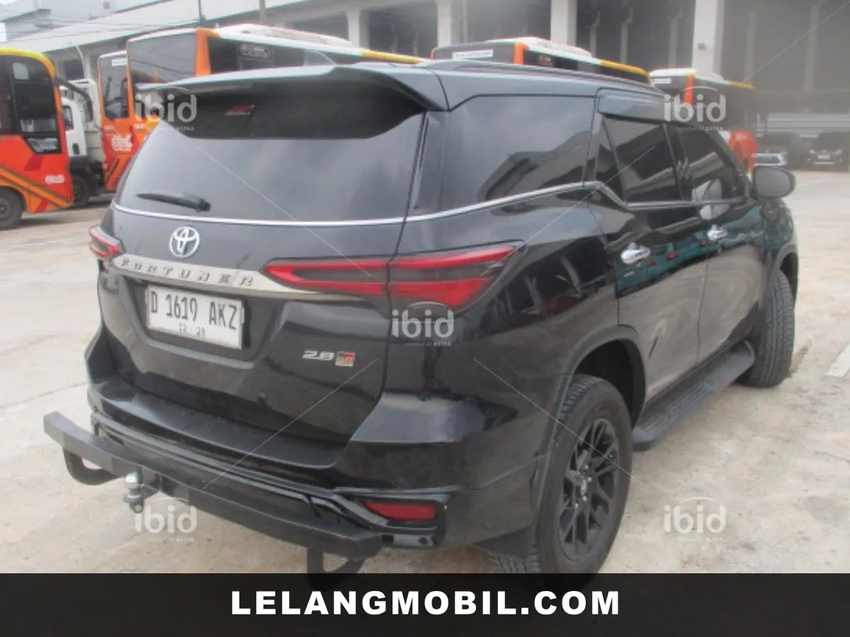 TOYOTA FORTUNER - View 3