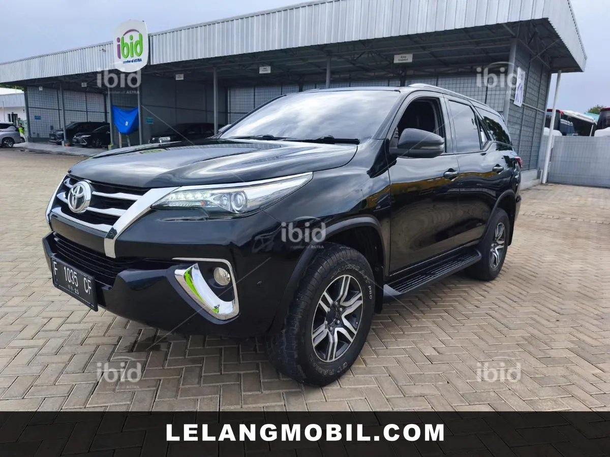 TOYOTA FORTUNER - View 1