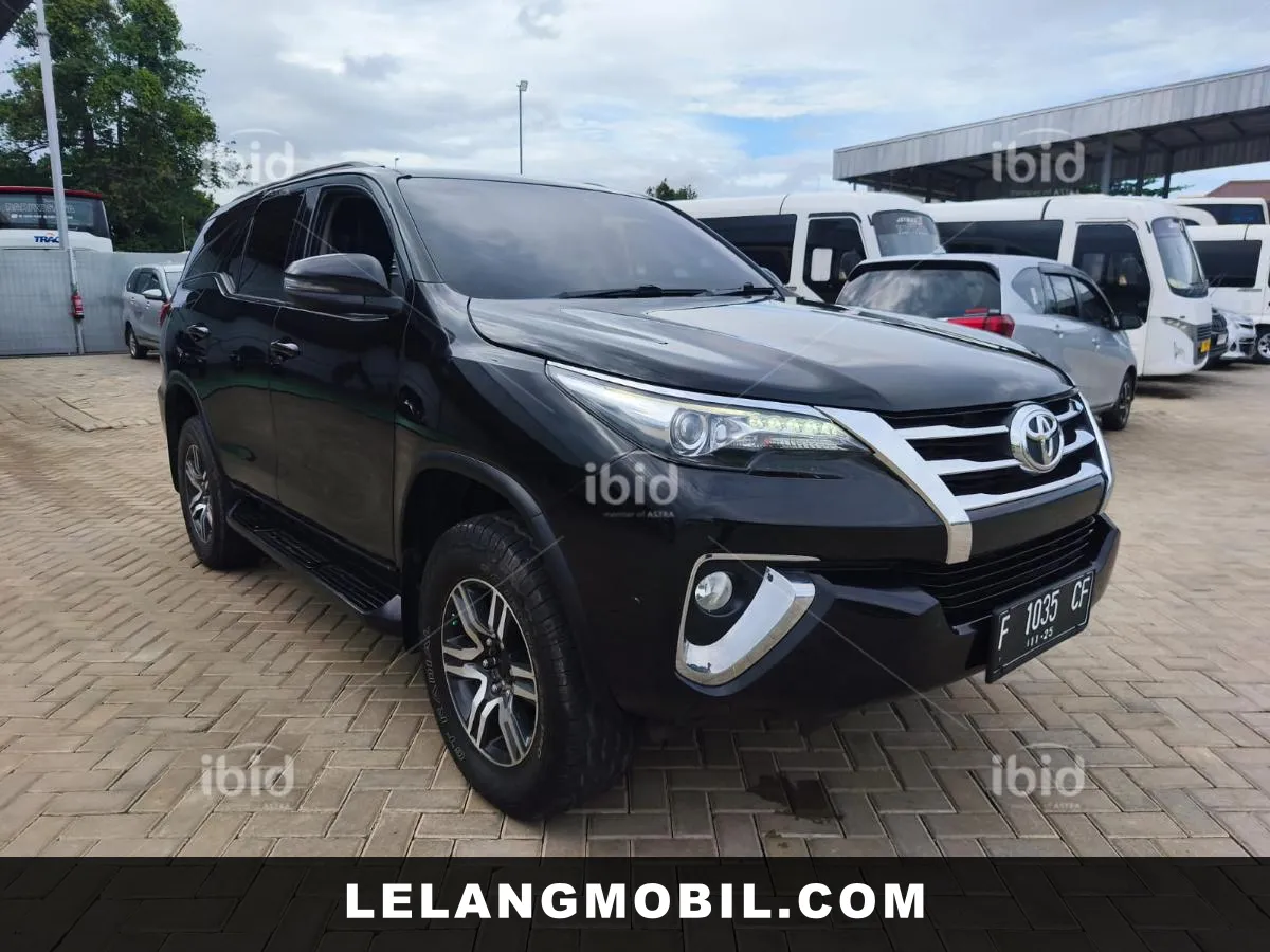 TOYOTA FORTUNER - View 2