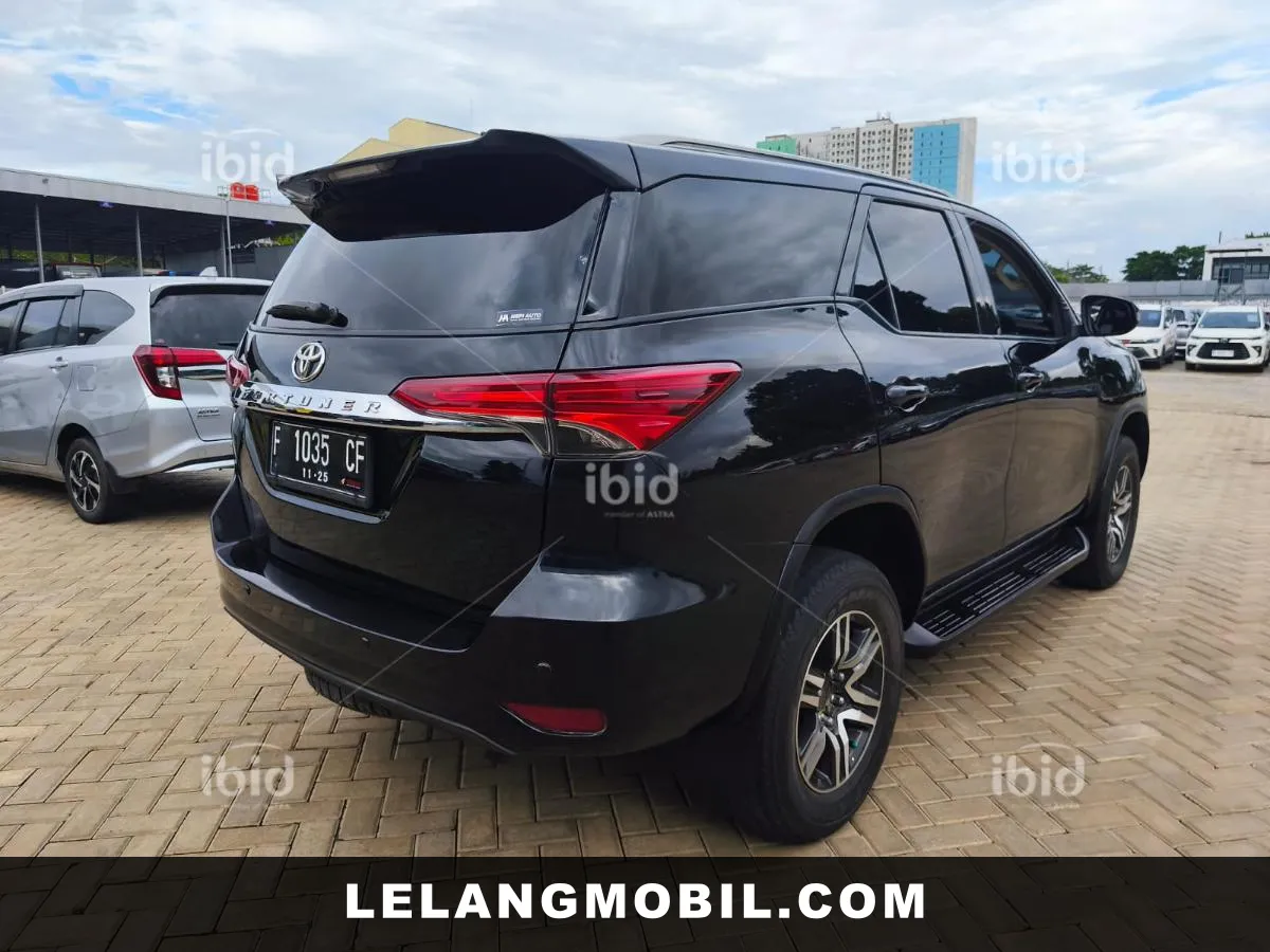 TOYOTA FORTUNER - View 3