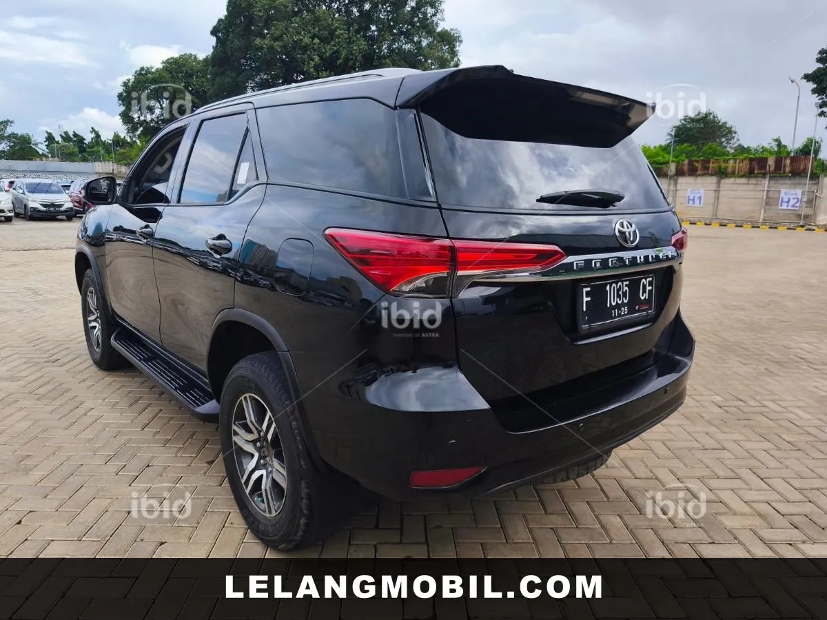 TOYOTA FORTUNER - View 4