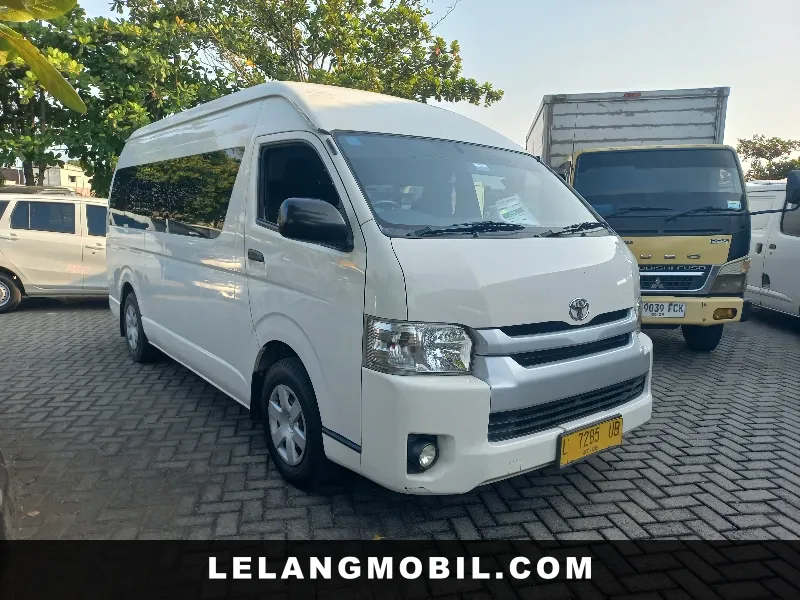 TOYOTA HIACE - View 2