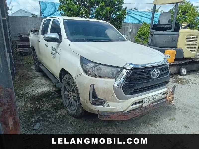 TOYOTA HILUX - View 2