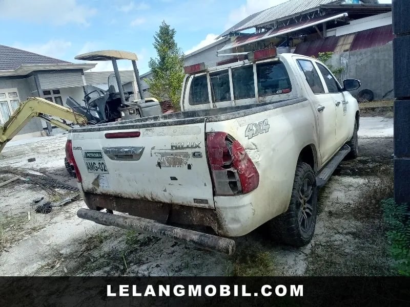 TOYOTA HILUX - View 3