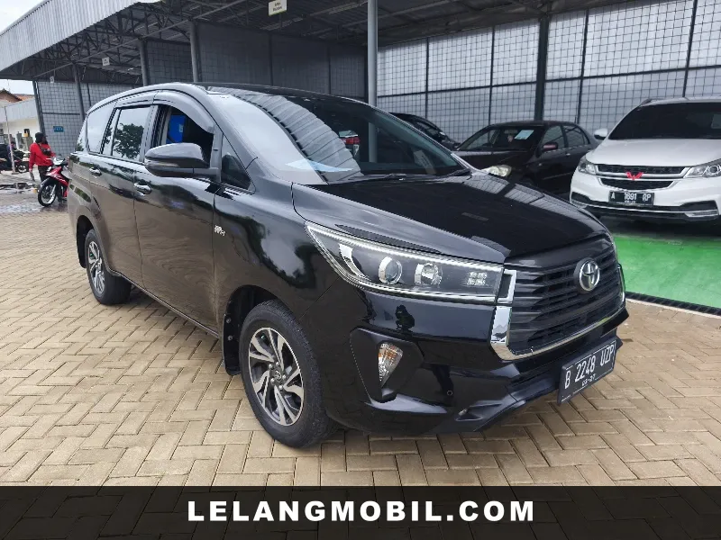 TOYOTA INNOVA - View 2