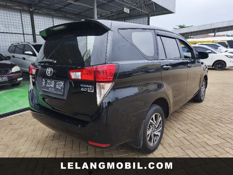 TOYOTA INNOVA - View 3