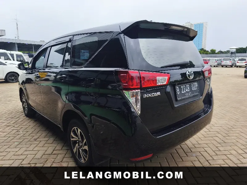 TOYOTA INNOVA - View 4