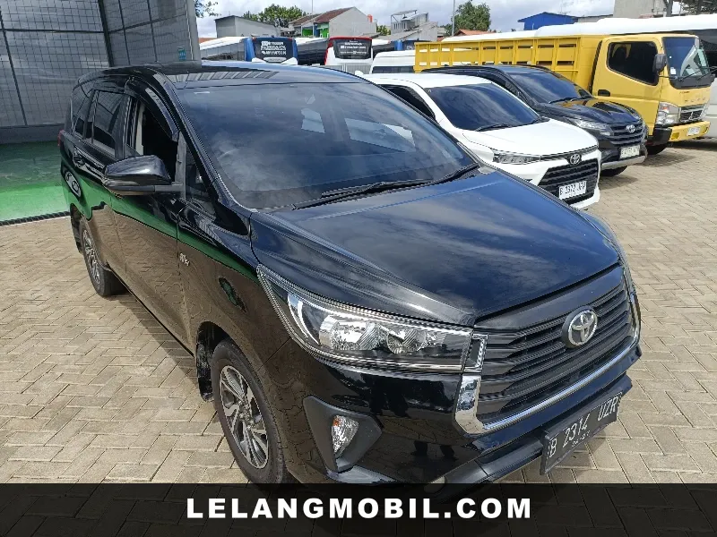 TOYOTA INNOVA - View 2