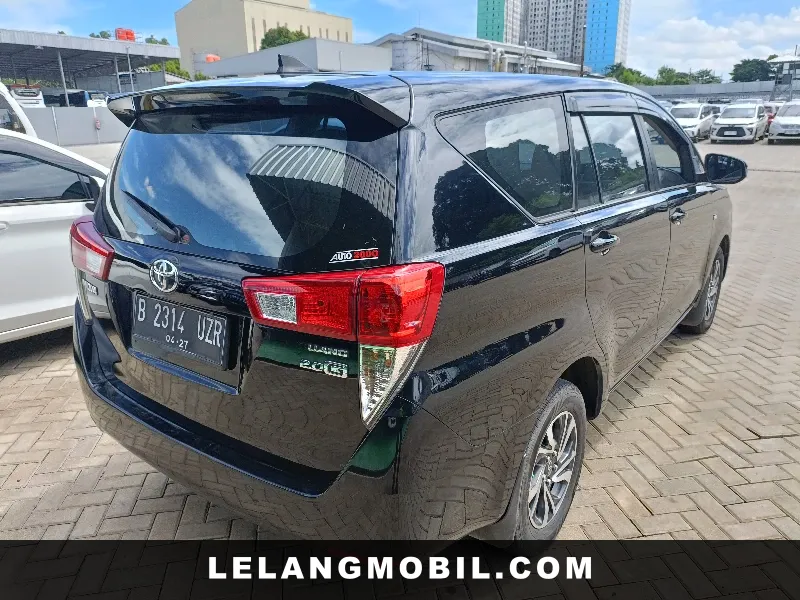 TOYOTA INNOVA - View 3