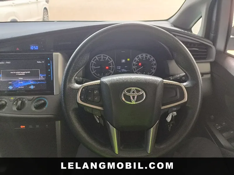 TOYOTA INNOVA - View 8