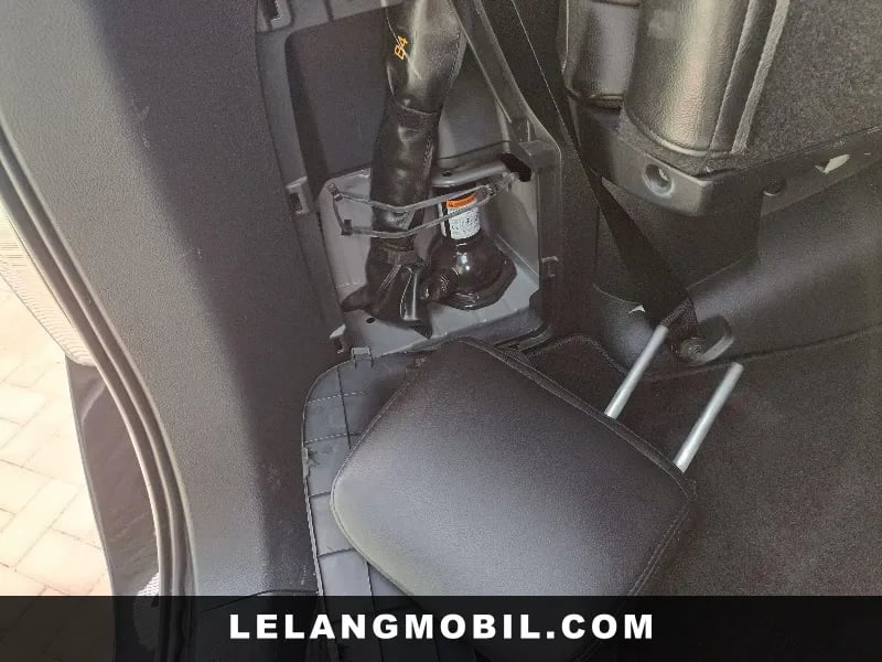 TOYOTA INNOVA - View 9