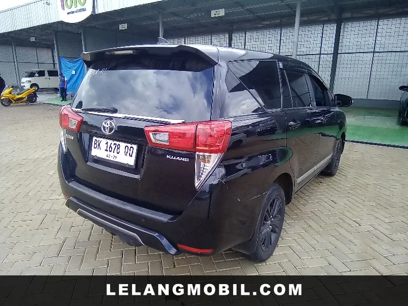 TOYOTA INNOVA - View 3