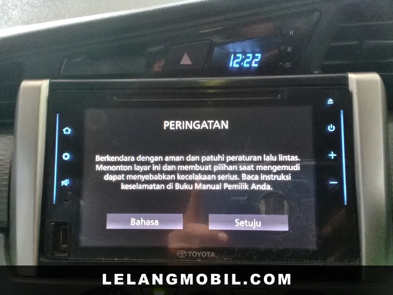 TOYOTA INNOVA - View 9