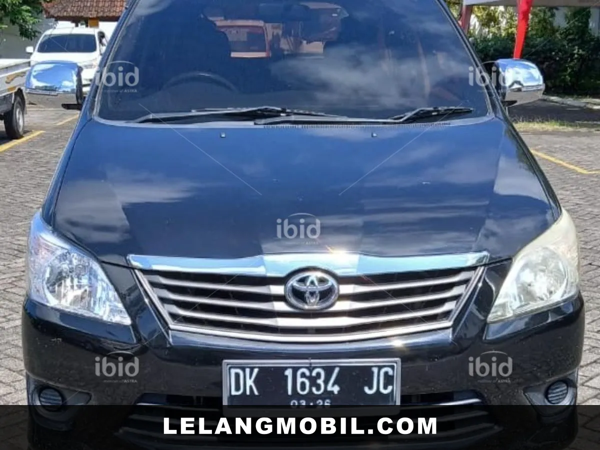 TOYOTA INNOVA - View 1